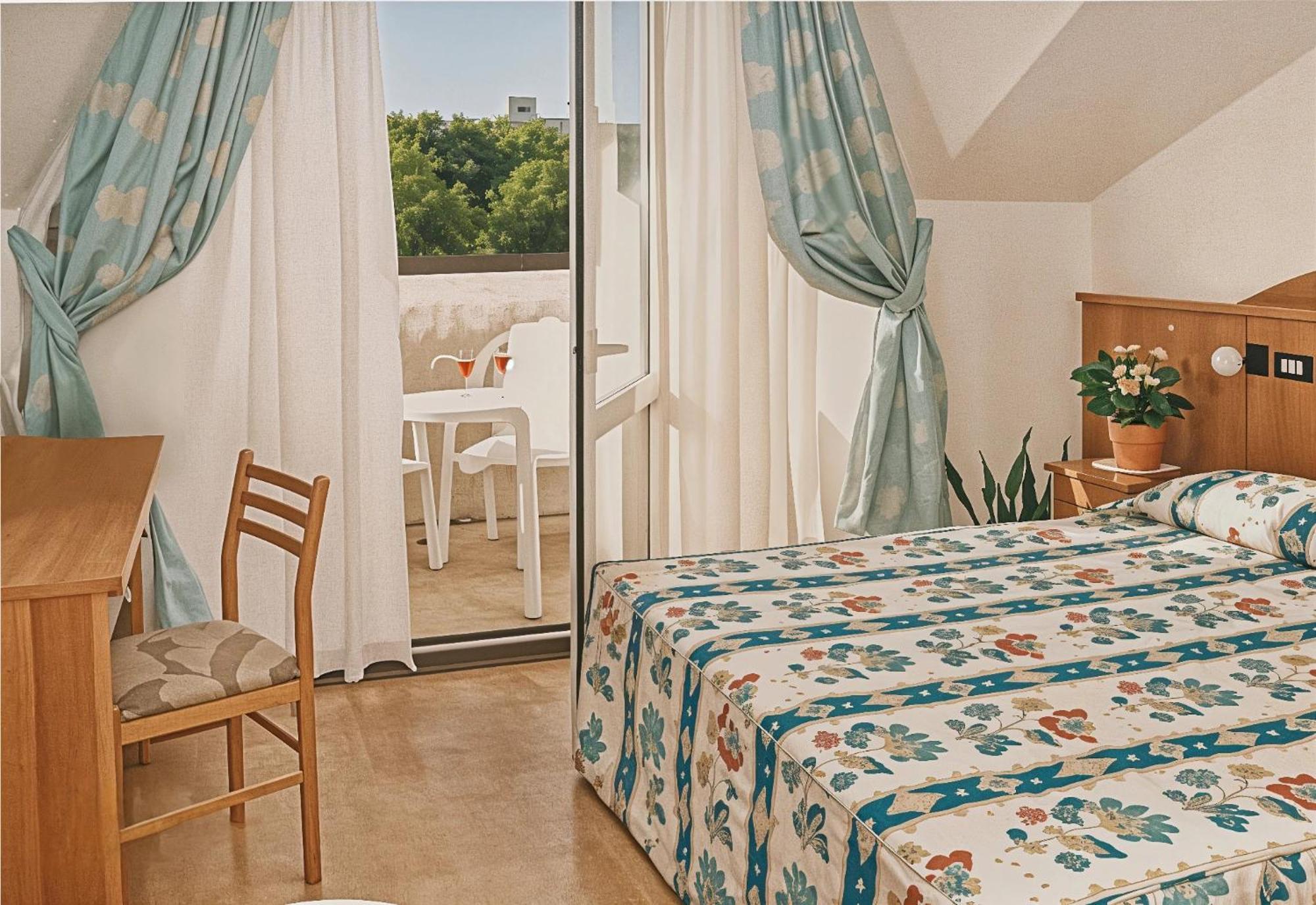 Hotel Abbazia Lignano Sabbiadoro Bagian luar foto